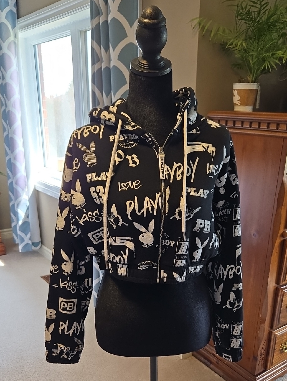 PLAYBOY Black and White Logo Zip Cropped Hoodie Size Small